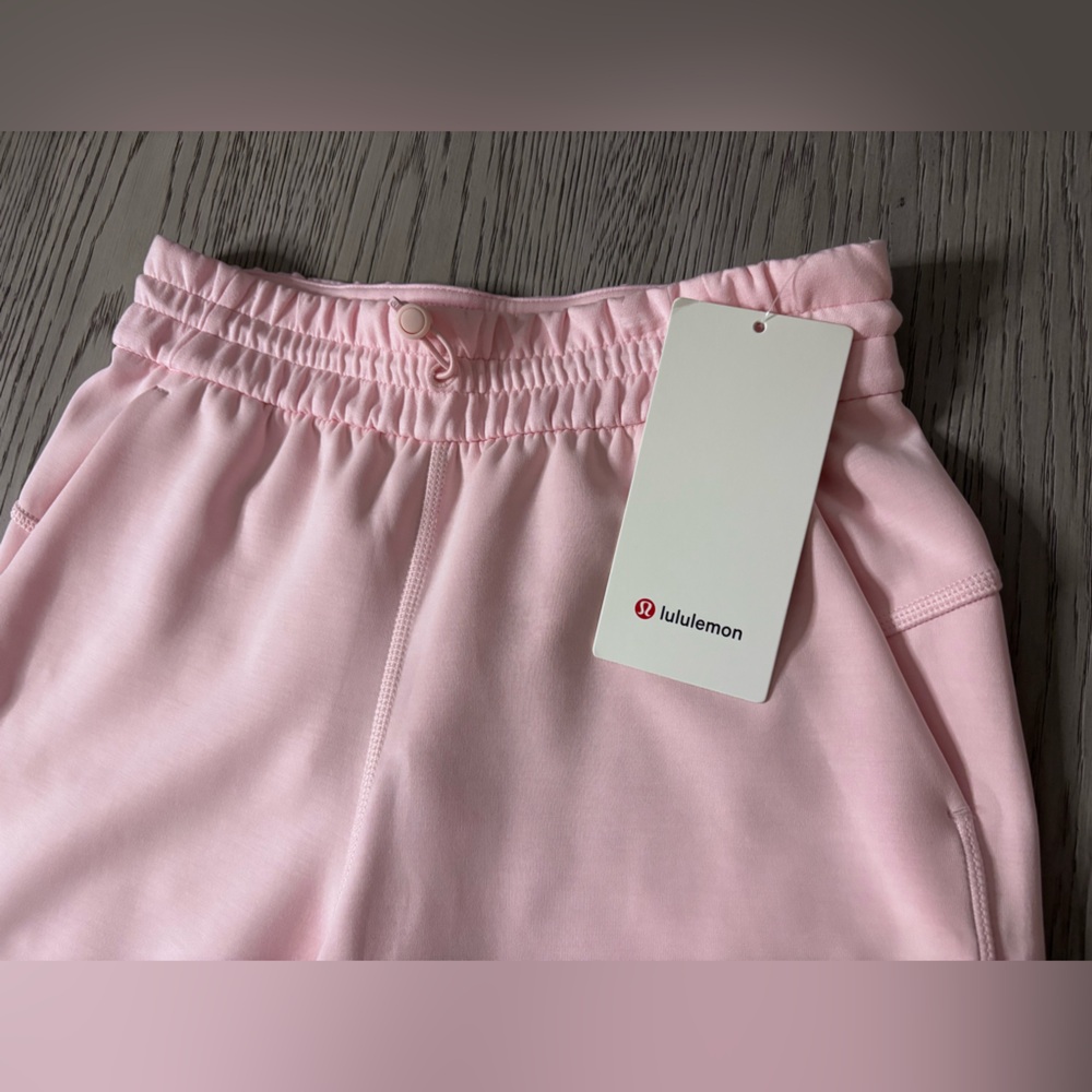 NWT Lululemon Softstreme High-Rise Pant In Strawberry Milkshake Size 2 Regular - Picture 2 of 11